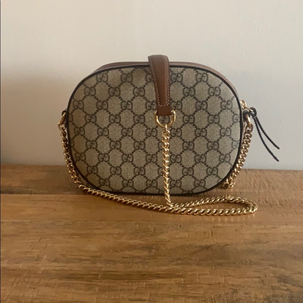 Gucci Línea Canvas and Leather Camera Bag